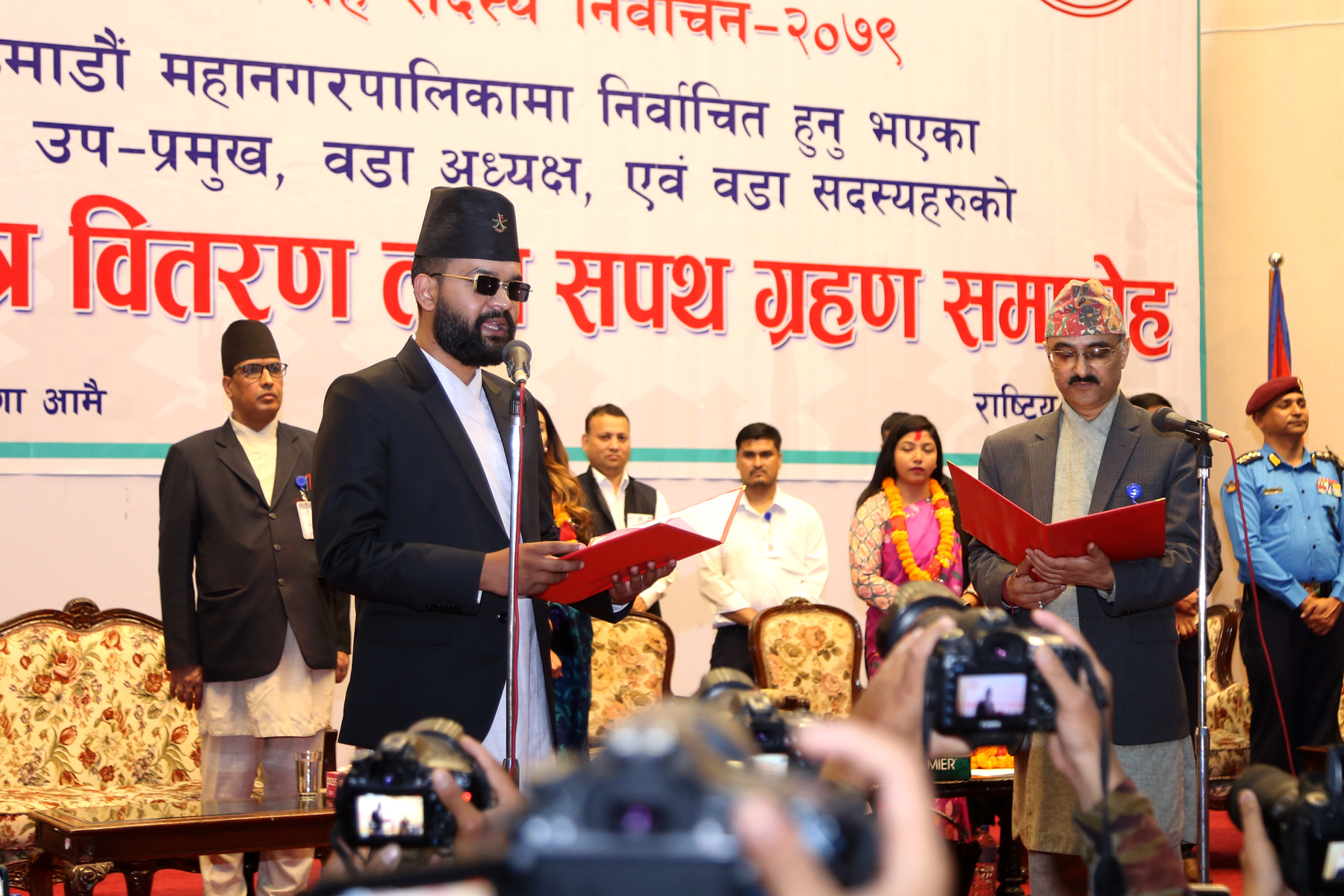 महानगर हाँक्न सिक्दैछन् मेयर बालेन !